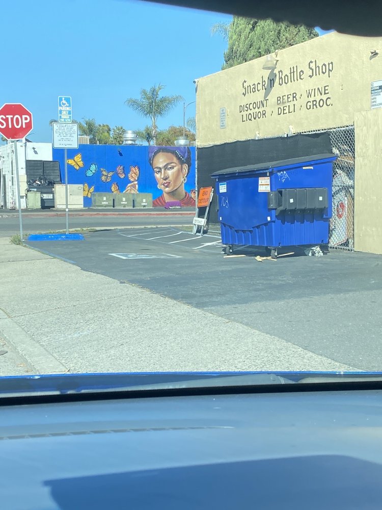 SNACK AND BOTTLE SHOP Updated August 2024 10 Reviews 703 E Valley