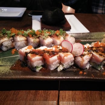 Kingyo Izakaya - Back: aburi shime saba (mackerel) battera. Front: toro (tuna) and avocado battera. - Japanese Near Me - Toronto, Ontario
