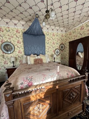Gingerbread Mansion Inn by null