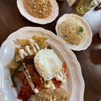 Los Chilaquiles - chilaquiles bandera - Mexican Near Me - Houston, Texas