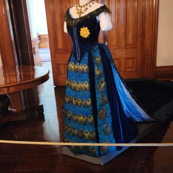 Iolani Palace - The Queen's gown for her Queen Victoria visit - Museums Near Me - Honolulu, Hawaii Iolani Palace - The Queen's gown for her Queen Victoria visit - Museums Near Me - Honolulu, Hawaii