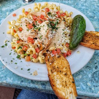 Oregano's - Alfredo the Dark // With Chicken - Pizza Near Me - Fort Collins, Colorado