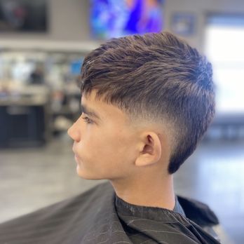 Headliners Barbershop - Burst fade by AJ. Make sure to ask for her! - Barbers Near Me - Inglewood, California Headliners Barbershop - Burst fade by AJ. Make sure to ask for her! - Barbers Near Me - Inglewood, California
