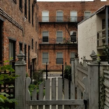 Rachael's Inner Harbor Boutique Inn - Rear yard - Bed & Breakfast Near Me - Baltimore, Maryland