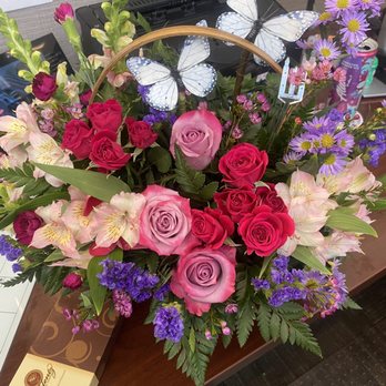 Eric's Flower Market - Basket Of Blooms - Florists Near Me - Tucson, Arizona
