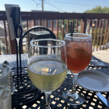 Avalon Cafe - Patio - New American Near Me - Weston, Missouri