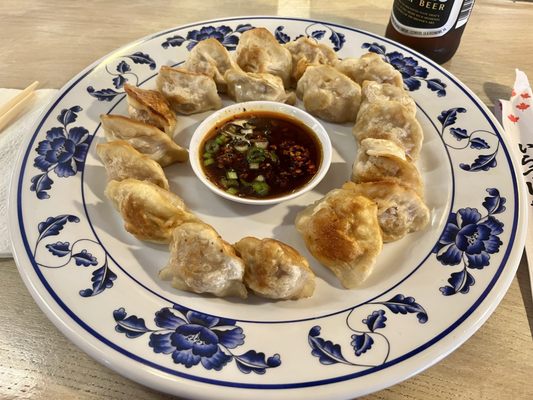 Huang Cheng Potsticker by null