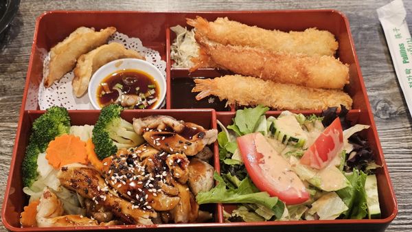 Crane & Elephant by null