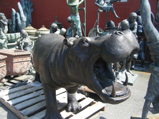 Aardvark Antiques by null