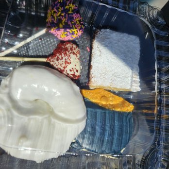 The Bungalow - Cinnamon roll, lemon tart and cake pops - Coffee & Tea Near Me - San Dimas, California The Bungalow - Cinnamon roll, lemon tart and cake pops - Coffee & Tea Near Me - San Dimas, California