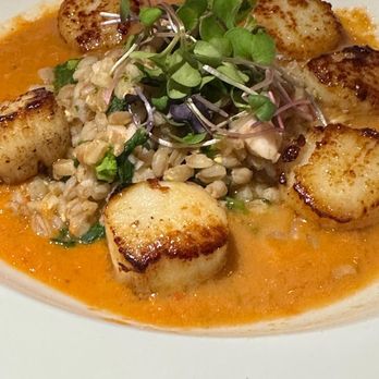 Bar & Board Bistro - Seared Scallop - Cocktail Bars Near Me - Newport, Rhode Island