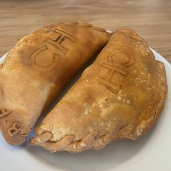 Versailles - Empanadas Pollo - Cuban Near Me - Los Angeles, California Versailles - Empanadas Pollo - Cuban Near Me - Los Angeles, California