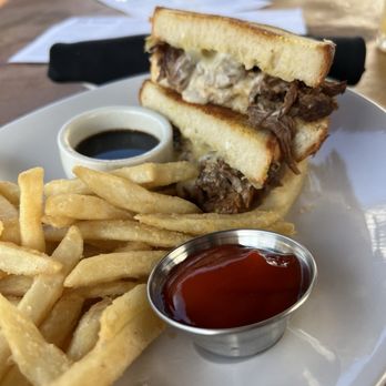 Hendos Barrel House - Steakhouses Near Me - Temecula, California