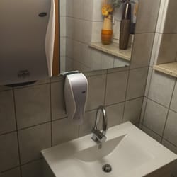 La Pineta Pizzeria - Moderne Toiletten