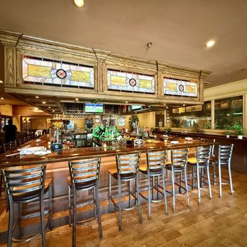 Giovanni's Bicycle Club - The bar - Italian Near Me - Englewood Cliffs, New Jersey Giovanni's Bicycle Club - The bar - Italian Near Me - Englewood Cliffs, New Jersey