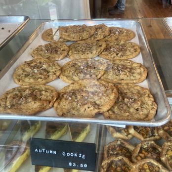 Fat Rabbit - Custom Cakes Near Me - Richmond, Virginia Fat Rabbit - Custom Cakes Near Me - Richmond, Virginia