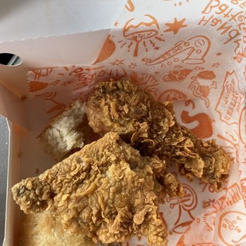 Popeyes Louisiana Kitchen - Leg and thigh pieces ridiculously small - Chicken Wings Near Me - Pinehurst, Texas Popeyes Louisiana Kitchen - Leg and thigh pieces ridiculously small - Chicken Wings Near Me - Pinehurst, Texas
