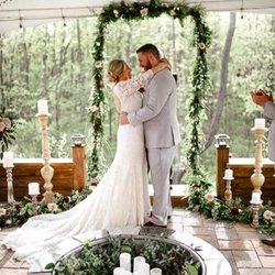 Design Studio Decor - Backyard Micro Wedding