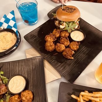 Bleus Burger - Burgers Near Me - Gulf Shores, Alabama