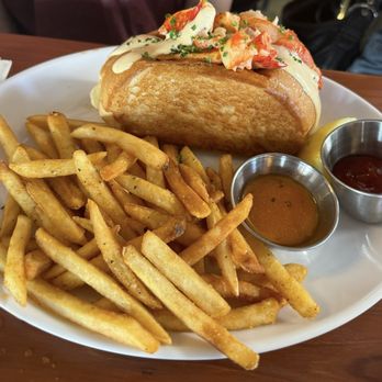 Hook & Anchor - Lobster roll DELIS!! - Seafood Near Me - Costa Mesa, California Hook & Anchor - Lobster roll DELIS!! - Seafood Near Me - Costa Mesa, California