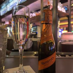 House of Blues Las Vegas - Prosecco at the bar