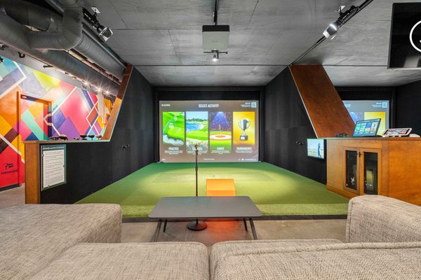 Five Iron Golf by null