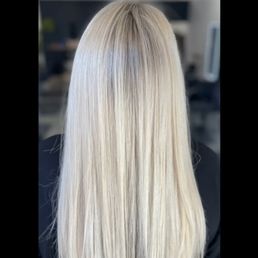 How my hair looks from MY REGULAR hair stylist when I leave