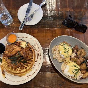 Le Coin - Chicken & Waffles and Crab Eggs Benedict - Seafood Near Me - Seattle, Washington Le Coin - Chicken & Waffles and Crab Eggs Benedict - Seafood Near Me - Seattle, Washington