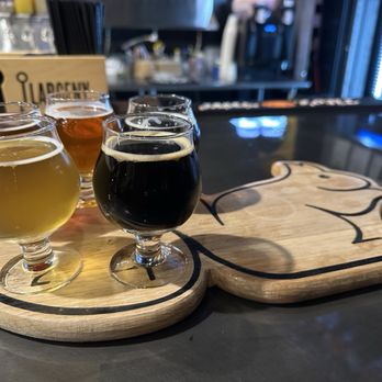White Squirrel Brewery - a selection of beers - Brewpubs Near Me - Bowling Green, Kentucky White Squirrel Brewery - a selection of beers - Brewpubs Near Me - Bowling Green, Kentucky