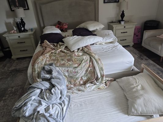Bedroom Cleaning - Standard cleaning of bedroom Bedroom Cleaning - Standard cleaning of bedroom