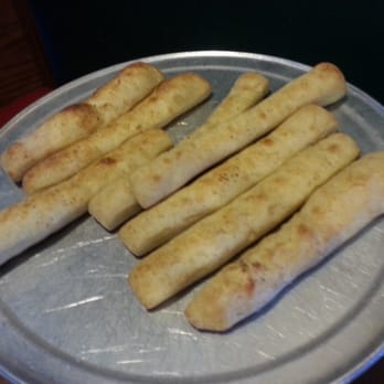Fratelli Pizza - Tasty breadsticks - Pizza Near Me - Flagstaff, Arizona