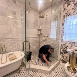Ultimate Pros - Glass Enclosure