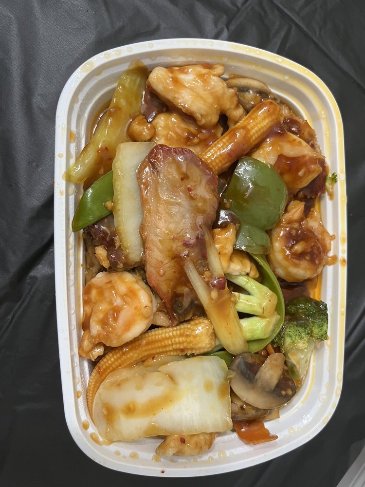 GOLDEN CHINA Updated August 2024 30 Photos & 71 Reviews 965 Old