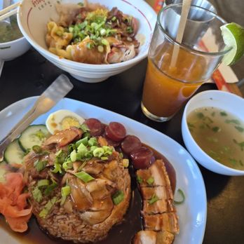 Khao Moo Dang - Thai Near Me - Portland, Oregon