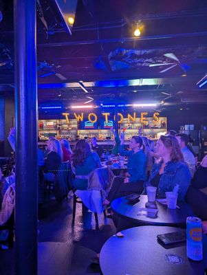 Two Tones Dueling Piano Bar by null