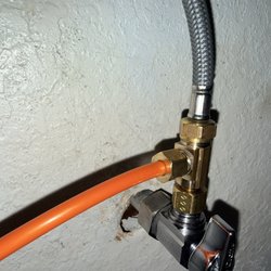 Chris Neighborhood Plumbing - The connector Chris replaced but forgot to put in one small part inside to prevent leaking