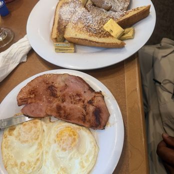 Crackings - Destin - Breakfast & Brunch Near Me - Destin, Florida Crackings - Destin - Breakfast & Brunch Near Me - Destin, Florida