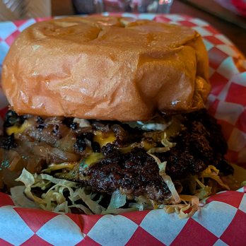 Tulip Shop Tavern - Smash burgers worth the trip - American Near Me - Portland, Oregon Tulip Shop Tavern - Smash burgers worth the trip - American Near Me - Portland, Oregon