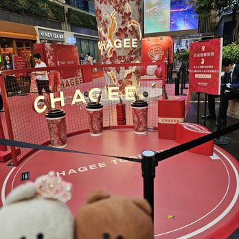 K11 廣場 - Promotional activity... on the ground level - Shopping Centers Near Me - Hong Kong, HK