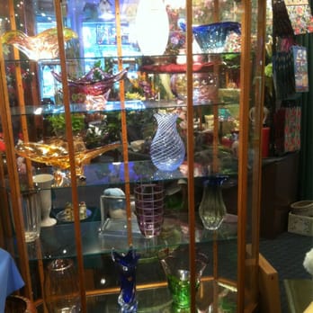Weiks Wild Bird Shop - Glass vases - Bird Shops Near Me - Olympia, Washington Weiks Wild Bird Shop - Glass vases - Bird Shops Near Me - Olympia, Washington