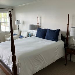 Full size cozy bed.