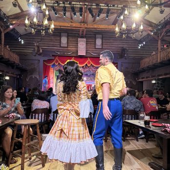 Hoop-Dee-Doo Musical Revue - Performing Arts Near Me - Lake Buena Vista, Florida Hoop-Dee-Doo Musical Revue - Performing Arts Near Me - Lake Buena Vista, Florida