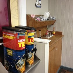 Long John Silver's - DIY condiment station