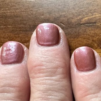 Aksarben Nails - Terrible manicure. - Nail Salons Near Me - Omaha, Nebraska