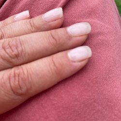 Vogue Nails - Poorly done nails
