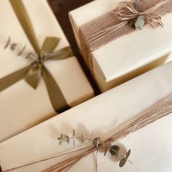 Tinsel Town Gift Wrapping - We offer luxury gift-wrapping services! By appointment only!