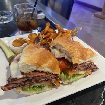 Flowing Tide Pub 9 - Italian Sub - Pubs Near Me - Las Vegas, Nevada