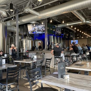 HELLUVA Brewing Company - The scene - Brewpubs Near Me - Chandler, Arizona