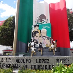Monumento al Libro de Texto Gratuito - Monumento al Libro de Texto Gratuito.
