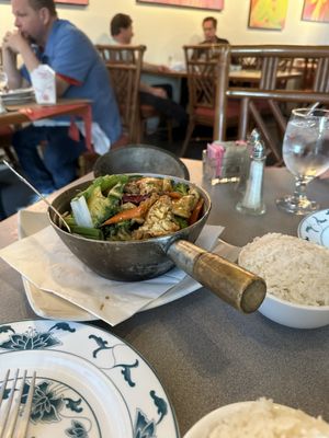 Hunan By the Falls by null